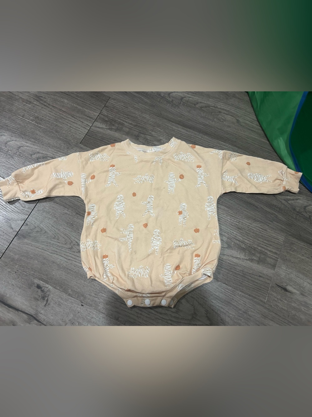 Dear Aspen Peach Baby Romper with White Mummy’s & Pumpkin Print
